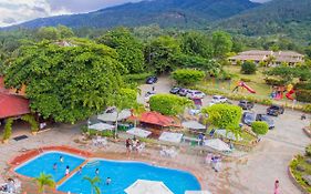 Jarabacoa River Club & Resort